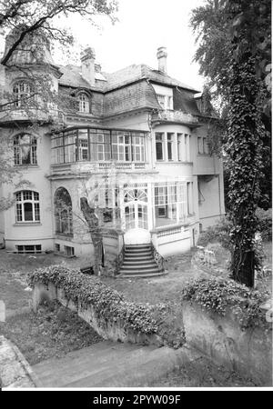 Löwenvilla, auch Villa Rohn ist ein denkmalgeschütztes Gebäude und befindet sich in der Gregor-Mendel-Straße 26 in Potsdam. Historische Gebäude. Villa. Haus. Denkmal. Jäger-Vorstadt. Foto: MAZ/Peter sengpiehl, 07.05.1998 [automatisierte Übersetzung] Stockfoto