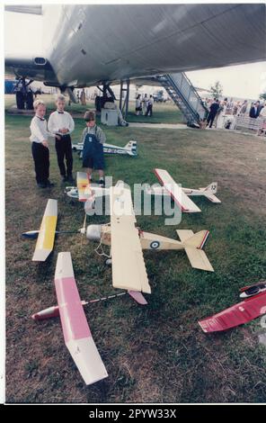 24. Otto Lilienthal Festival in Stölln Aircraft Visitors Folk Festival Pioneer Oldtimer Flying Boxes Havelland am 3. August 3,8. 1996 Flugmodellsport Modellsport Rathenow Club Foto: MAZ/Peter Sengpiehl [automatisierte Übersetzung] Stockfoto