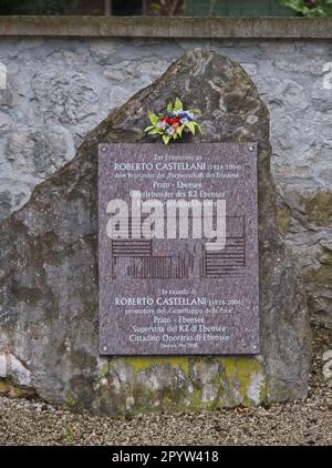 Ebensee, Österreich - 24. April 2023: Ebensee war ein Unterlager des Konzentrationslagers Mauthausen, das von der SS errichtet wurde, um Tunnel für die Lagerung von Rüstungsgütern zu bauen Stockfoto