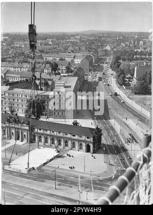 Potsdam 09.07.1968 Interhotel im Bau Blick auf die Marstall, Haus der Wasserwirtschaft über den Alter Markt und Teile des Standorts der späteren Universität für angewandte Wissenschaften/Institut für Lehrerausbildung Foto: MAZ/Wolfgang Mallwitz [automatisierte Übersetzung] Stockfoto