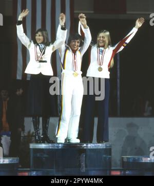 Olympische Winterspiele 1976 in Innsbruck. Preisverleihung im Downhill-Rennen. Von links: Brigitte Totschnig (AUT), Rosi Mittermaier (GER) und Cynthia ''Cindy' Nelson (USA), 13. Februar 1976. [Maschinelle Übersetzung]' Stockfoto