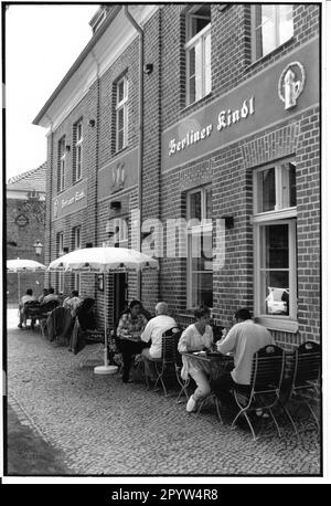 „The Flying Dutchman“ an der Ecke Benkertstraße und Mittelstraße im Dutch Quarter. Restaurant. Restaurant. Gastronomie. Foto: Joachim Liebe,1997 [maschinelle Übersetzung]' Stockfoto