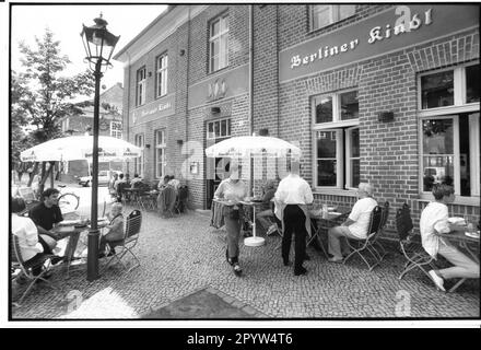 „The Flying Dutchman“ an der Ecke Benkertstraße und Mittelstraße im Dutch Quarter. Restaurant. Restaurant. Gastronomie. Foto: Joachim Liebe,1997 [maschinelle Übersetzung]' Stockfoto