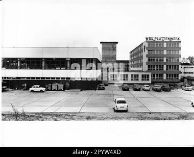 Produktion von Wand- und Deckenpaneelen für den Wohnungsbau. Wohnungsbaukombinat (WBK) Plattenwerk Brandenburg. Pflanze. DDR. Historisch. Foto: MAZ/Bruno Wernitz, September 1978. [Maschinelle Übersetzung] Stockfoto