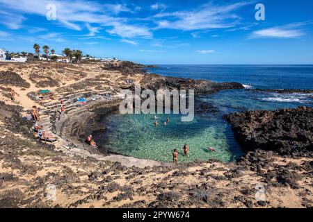 Spanien, Kanarische Inseln, Lanzarote, Charco del Palo. Natürlicher Swimmingpool. Stockfoto