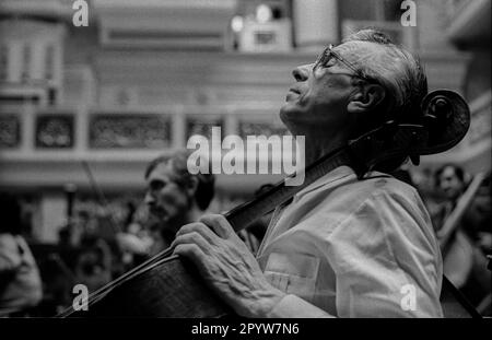 DDR, Berlin, 19.02.1989, XII Musikbienale, Konzerthaus Berlin (Schauspielhaus), Georgianisches Symphonieorchester [maschinelle Übersetzung] Stockfoto