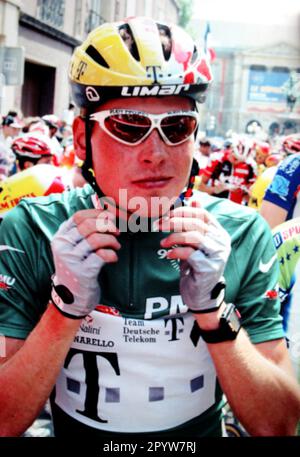 Jan Ullrich im grünen Trikot in Rouen zu Beginn der Tour de France. [Maschinelle Übersetzung] Stockfoto