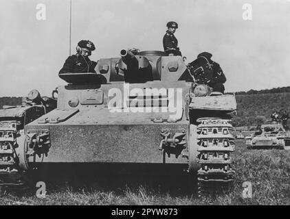 Panzer IV während der Kämpfe an der Maas während des französischen Feldzuges. Foto: Brenner. [Maschinelle Übersetzung] Stockfoto