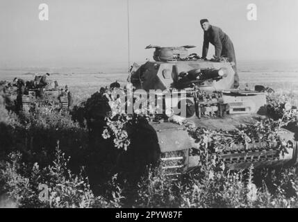 Panzer IV der Division Großdeutschland im Juni 1942 am ersten Tag der deutschen Sommeroffensive gegen Stalingrad im südlichen Teil der Ostfront. Foto: Kempe. [Maschinelle Übersetzung] Stockfoto