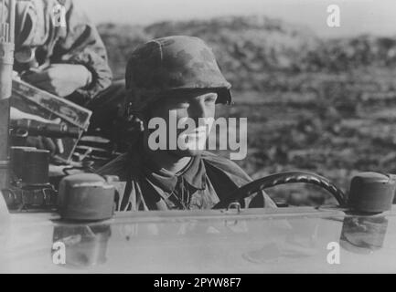 Soldaten der Leibstandarte-SS Adolf Hitler in Volkswagen Kübelwagen an der Ostfront. Foto: Roth [maschinelle Übersetzung] Stockfoto