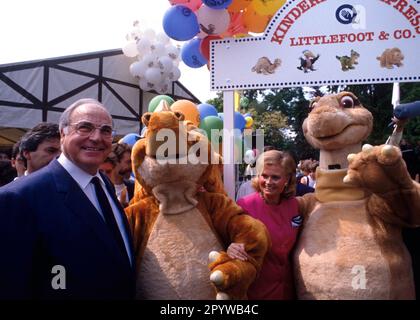 Bundeskanzler Helmut KOHL und seine Frau Hannelore KOHL auf der Kinderparty im Kanzleramt, Juni 1989 [maschinelle Übersetzung] Stockfoto