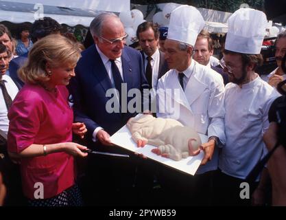 Bundeskanzler Helmut KOHL und seine Frau Hannelore KOHL auf der Kinderparty im Kanzleramt, Juni 1989 [maschinelle Übersetzung] Stockfoto