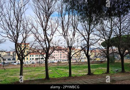 Der Fosso reale di Livorno ist ein Graben, der ursprünglich dem Umkreis der befestigten Stadt vom Meer aus gefolgt ist. Stockfoto