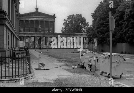 DDR, Berlin, 17,6.1987, Lustgarten, Blick auf die Nationalgalerie, Kolonnadenhof, [maschinelle Übersetzung] Stockfoto