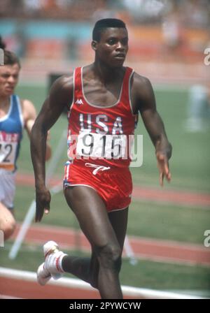 Olympische Spiele 1984 in Los Angeles. 100m/200m: Carl Lewis 04.08.1984. [Maschinelle Übersetzung] Stockfoto