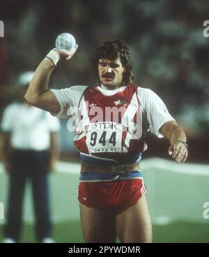 Leichtathletik-Weltmeisterschaft 1991 in Tokio. Shot Put: Werner Günthör (SUI) 31.08.1991. [Maschinelle Übersetzung] Stockfoto