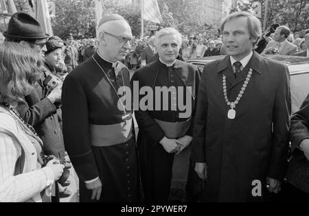 Zur Ankunft von Joseph Ratzinger in München. [Maschinelle Übersetzung] Stockfoto