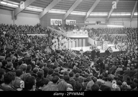 Franz Josef Strauß bei der Abschlussveranstaltung der CSU im bayerischen Staatswahlkampf am Circus Krone in München. [Maschinelle Übersetzung] Stockfoto