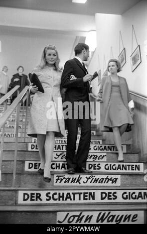 Senta Berger und Michael Verhoeven bei einer Vorführung ihres Films The Shadow of the Giants at the Europa Filmpalast (kein Ort). [Maschinelle Übersetzung] Stockfoto