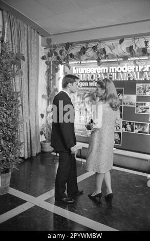 Senta Berger und Michael Verhoeven bei einer Vorführung ihres Films The Shadow of the Giants at the Europa Filmpalast (kein Ort). [Maschinelle Übersetzung] Stockfoto