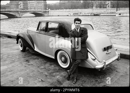 Frankreich. Paris. Dezember 1962. Der deutsche Couturier Karl Lagerfeld in seiner Zeit als künstlerischer Direktor des Hauses Jean Patou. P-GE-LAG-510 Copyright-Hinweis: Max Scheler/SZ Photo. Stockfoto