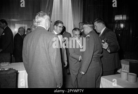 Tagung der amerikanischen Handelskammer (AHK) im Hotel Kempinski in Berlin, Oktober 1955. Stockfoto