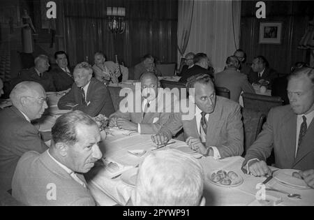 Tagung der amerikanischen Handelskammer (AHK) im Hotel Kempinski in Berlin, Oktober 1955. Stockfoto
