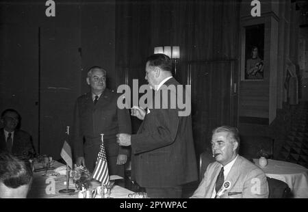 Tagung der amerikanischen Handelskammer (AHK) im Hotel Kempinski in Berlin, Oktober 1955. Stockfoto