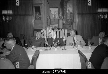 Tagung der amerikanischen Handelskammer (AHK) im Hotel Kempinski in Berlin, Oktober 1955. Stockfoto