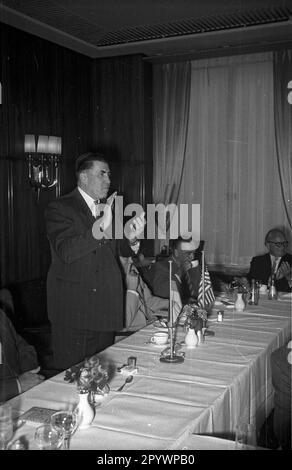 Tagung der amerikanischen Handelskammer (AHK) im Hotel Kempinski in Berlin, Oktober 1955. Stockfoto