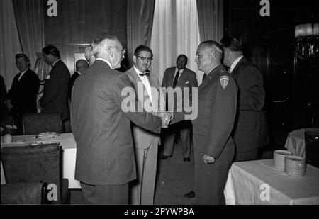 Tagung der amerikanischen Handelskammer (AHK) im Hotel Kempinski in Berlin, Oktober 1955. Stockfoto