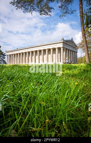 Historisches Valhalla-Gebäude im Frühling, Regensburg, Bayern Stockfoto