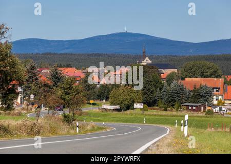 Blick auf die Harz Mountains auf Hasselfelde und das Brocken Massiv Stockfoto