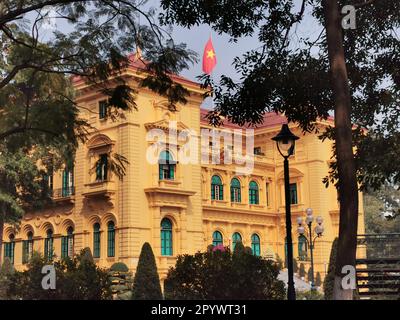 Hanoi, Vietnam. 27. Februar 2023. Der Präsidentenpalast in Hanoi. Kredit: Alexandra Schuler/dpa/Alamy Live News Stockfoto