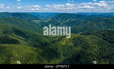 Aerial of the UNESCO site Atlantic Forest South-East Reservate, Alto Ribeira Touristic State Park, Sao Paulo State, Brasilien Stockfoto