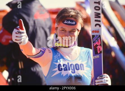 SKI ALPIN SAISON 90/91 Weltmeisterschaft 1991 Saalbach-Hinterglemm Giant Slalom Women 02.02.1991 Ulrike MAIER (AUT) jubelt xxNOxMODELxRELEASExx [automatisierte Übersetzung]- ÖSTERREICH AUS Stockfoto