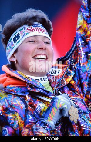 SKI ALPIN STAFFEL 90/91 Weltmeisterschaft 1991 Saalbach-Hinterglemm Downhill Women 26.01.1991 Petra KRONBERGER (AUT) Cheers xxNOxMODELxRELEASExx [automatisierte Übersetzung]- ÖSTERREICH RAUS Stockfoto