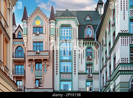 Gehobene Stadt farbenfrohe Vozdvizhenka-Straßengebäude der Stadt Kiew in der Ukraine Stockfoto