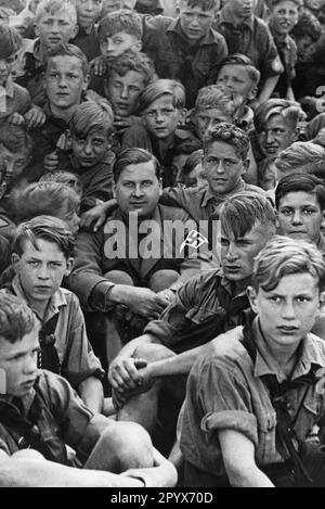 Baldur von Schirach im Zentrum, alle HJ-Mitglieder [maschinelle Übersetzung] Stockfoto