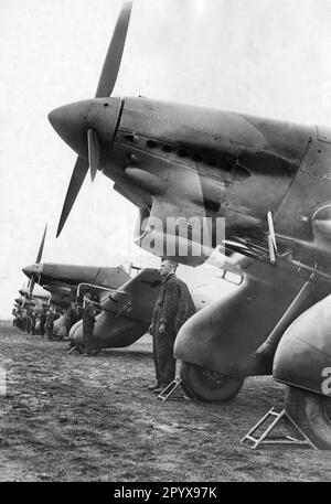 Deutsche Junkers Ju 87 auf einem Flugplatz. [Maschinelle Übersetzung] Stockfoto