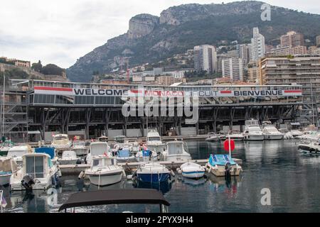 La Condamine, Monaco, 22. 2023. April:- Ein Blick auf Monaco von Port Hercules, dem Haupthafen von Monaco. Stockfoto