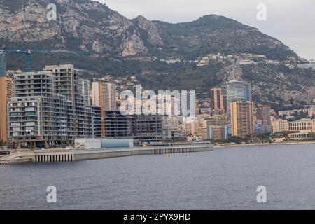 La Condamine, Monaco, 22. 2023. April:- Ein Blick auf die neue Station von Le Portier aus Port Hercules. Stockfoto