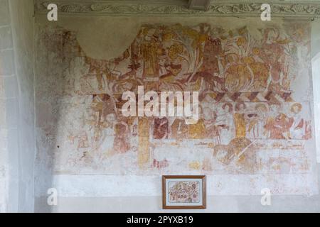 Innenseite der St. Hubert's Church, Idsworth, Hampshire, England, Großbritannien. Mittelalterliche Wandmalerei im Chancel aus dem Jahre 1330 Stockfoto