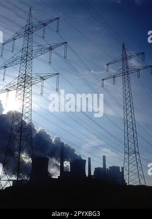 Braunkohlekraftwerk RWE in der Nähe von Niederaussem. [Maschinelle Übersetzung] Stockfoto