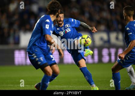 Empoli, Italien. 04. Mai 2023, Francesco Caputo (Empoli) beim italienischen Spiel der „Serie A“ zwischen Empoli 3-1 Bologna im Carlo Castellani Stadium am 04. Mai 2023 in Empoli, Italien. Kredit: Maurizio Borsari/AFLO/Alamy Live News Stockfoto