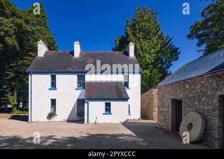 Irland, County Sligo, Riverstown, Sligo Folk Park, Millview House, das in den 1850er Jahren erbaut wurde. Stockfoto