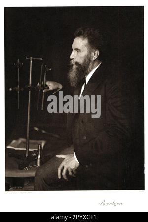 Wilhelm Conrad Röntgen (1845-1923), deutscher Physiker. 1895 entdeckte Röntgen die nach ihm benannten Röntgenstrahlen (von ihm als Röntgenstrahlen bekannt). 1901 erhielt er den ersten Nobelpreis für Physik. Foto von Nicola Perscheid. Foto: Heliogravure, Corpus Imaginum, Hanfstaengl Collection. [Maschinelle Übersetzung] Stockfoto