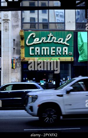 Chicago, Illinois, USA. . Central Camera, ein familieneigener Kameraladen der 3. Generation in der Innenstadt von Chicago. Stockfoto