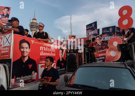 Samut Prakarn., Thailand. 05. Mai 2023. Die "Move Forward"-Anhänger nehmen an der Wahlkampagne Teil. Die bevorstehenden Parlamentswahlen in Thailand, die am 14. Mai 2023 stattfinden werden. Kredit: SOPA Images Limited/Alamy Live News Stockfoto