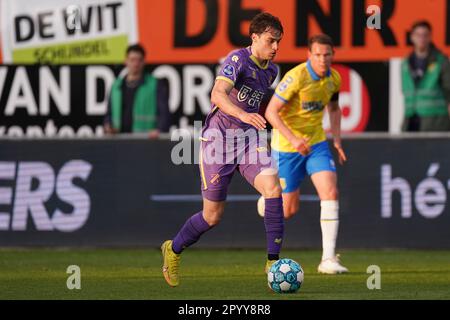Waalwijk, Niederlande. 05. Mai 2023. WAALWIJK, NIEDERLANDE - MAI 5: Gaetano Oristanio vom FC Volendam kontrolliert den Ball während des Eredivisie-Spiels zwischen RKC Waalwijk und FC Volendam am Mandemakers Stadion am 5. Mai 2023 in Waalwijk, Niederlande (Foto von Joris Verwijst/Orange Pictures) Guthaben: Orange Pics BV/Alamy Live News Stockfoto